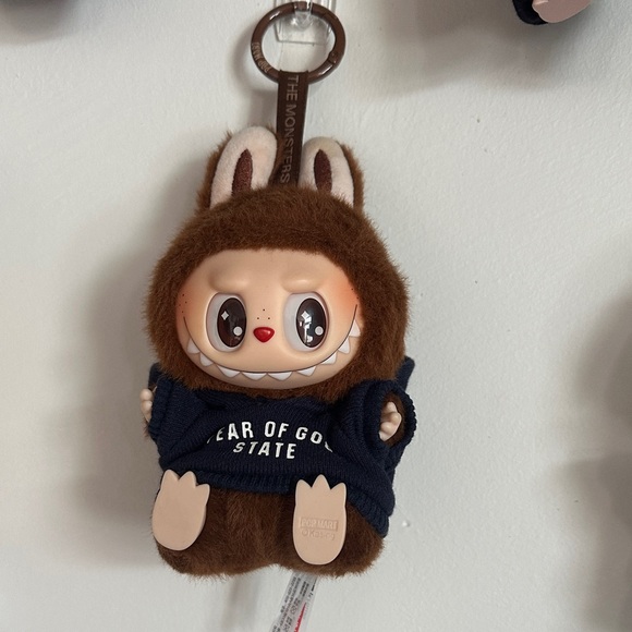 Labubu - Picture 1 of 2